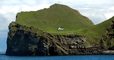 Dom na wyspie Elliðaey